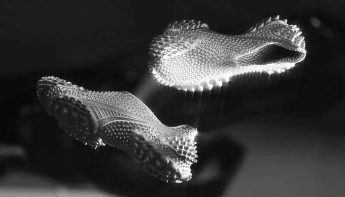 3D отпечатано възраждане на маратонки PUMA Mostro, показано на Седмицата на модата в New York